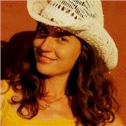 Entudiasta profesora de inglés con experiencia en diferentes países. Avanzado conocimiento en la ley actual de educación LOMLOE